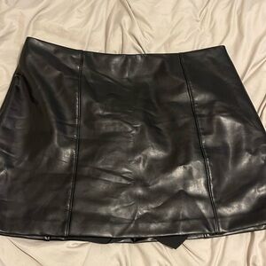 Abercrombie mini Leather skirt! Size Large